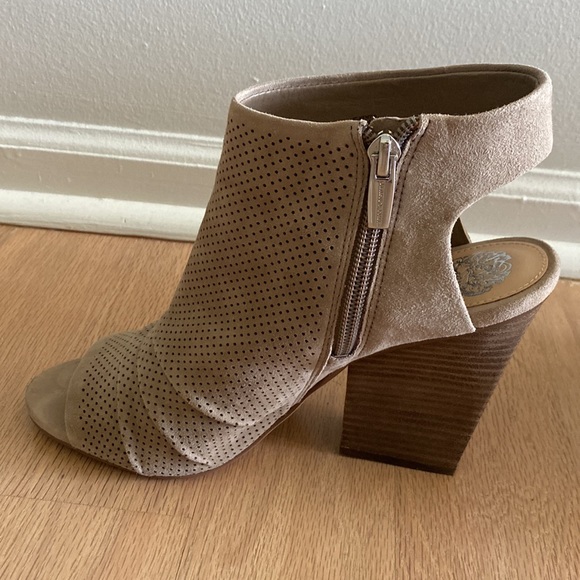 EUC Vince Camuto open toe booties - Picture 2 of 11